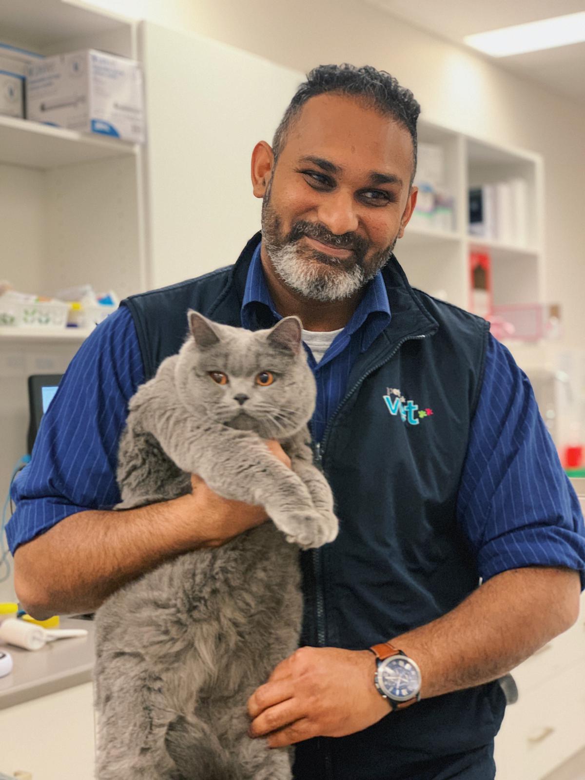 Dr Sugumar Subramaniam - Head Veterinarian